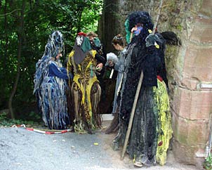 Szene aus: Die Kleine Hexe
